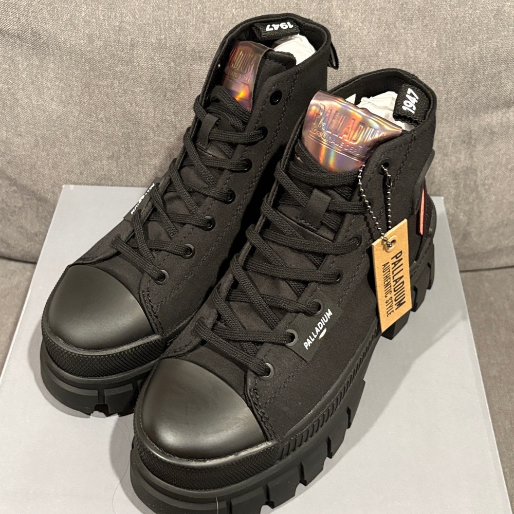 Revolt Hi TX Women's Black Sneakers NIB size 6 - Picture 6 of 6